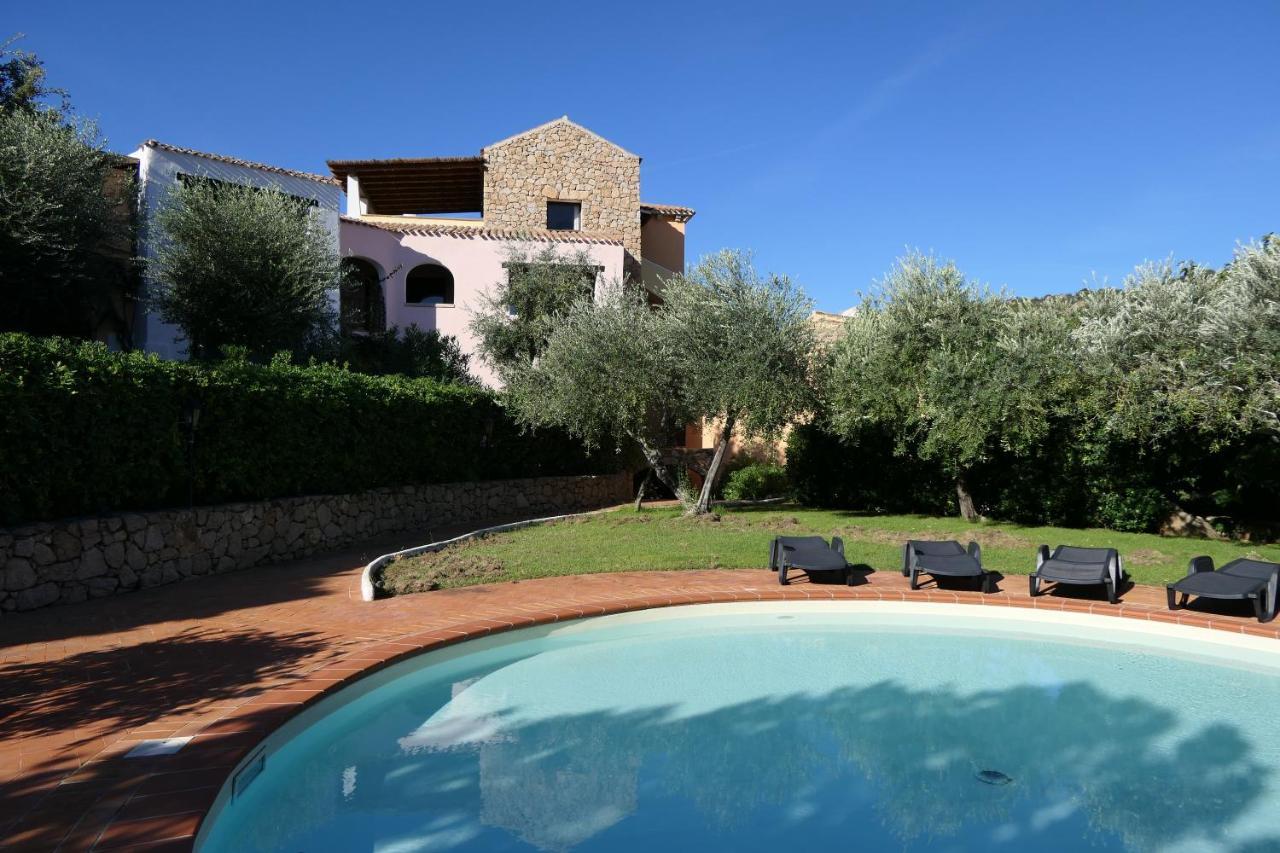 Residence Con Piscina A Liscia Di Vacca, 350 Mt Dal Mare, 3 Km Da Porto Cervo Bagian luar foto